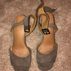 Universal Threads Heeled Pumps Sandals